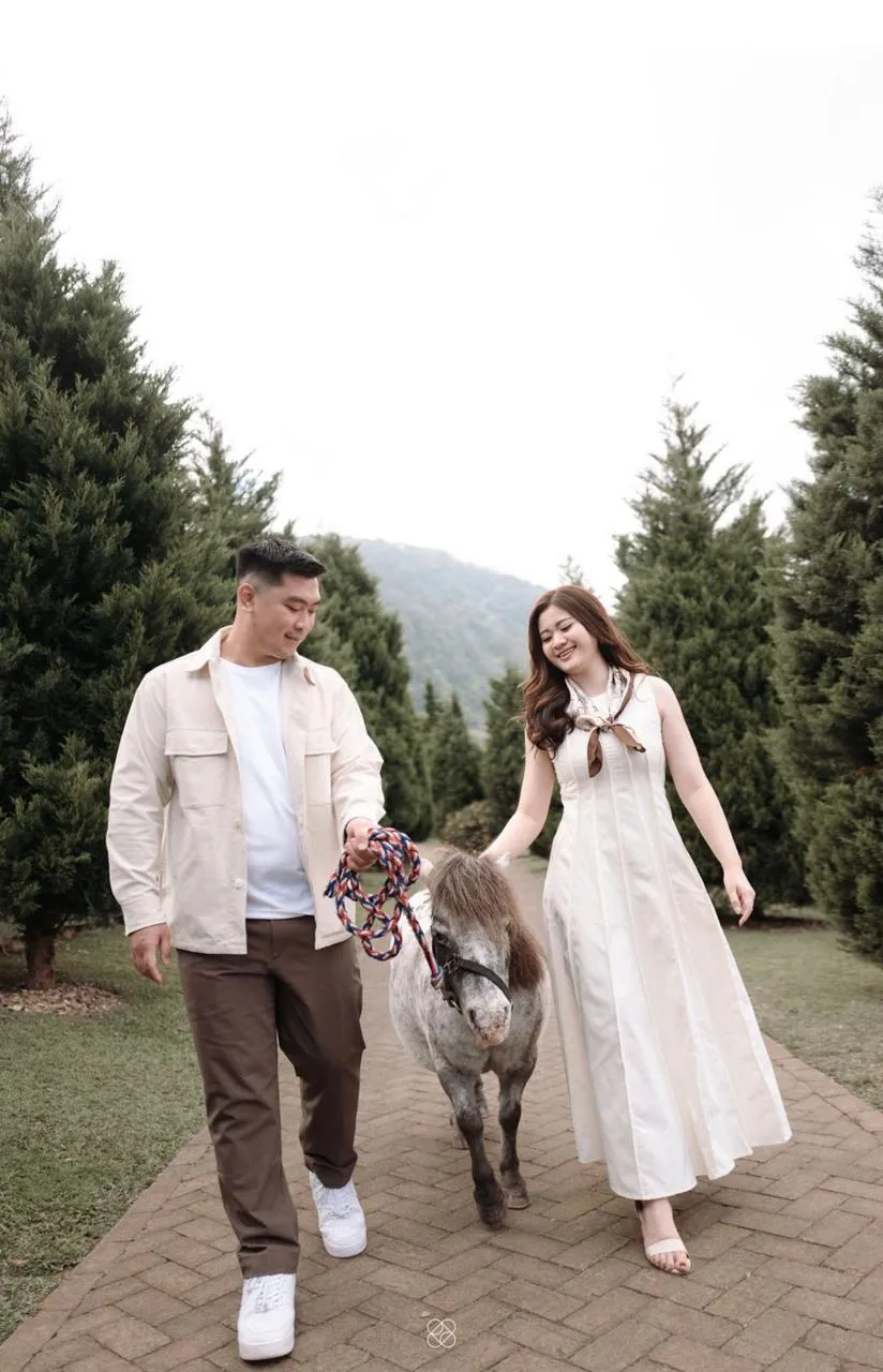 Anthony and Kezia outdoor casual